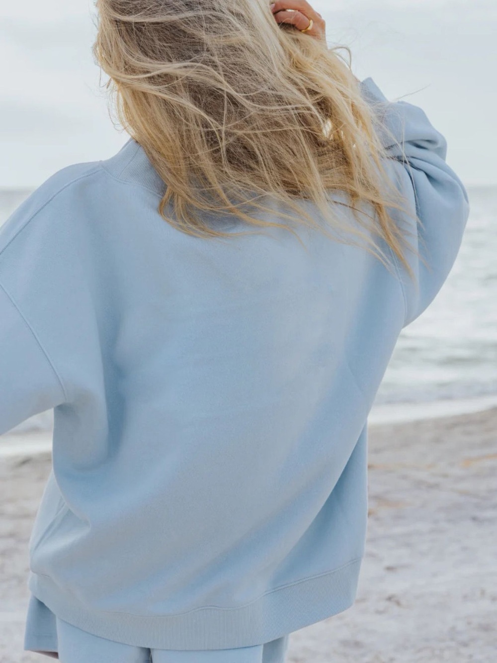 Mockneck and Shorts Set (Sky Blue) - Picture 4 of 7